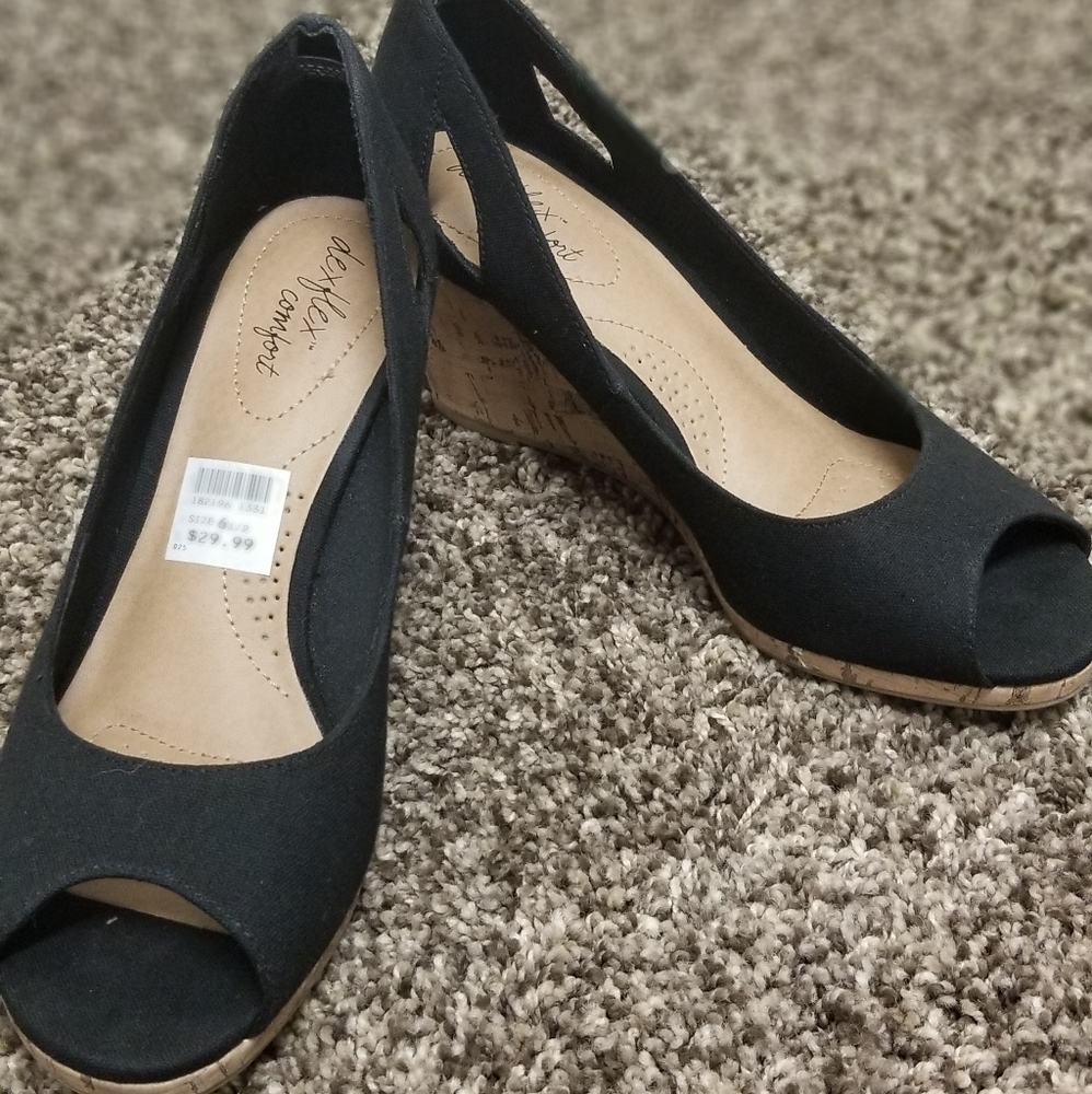 Black wedge